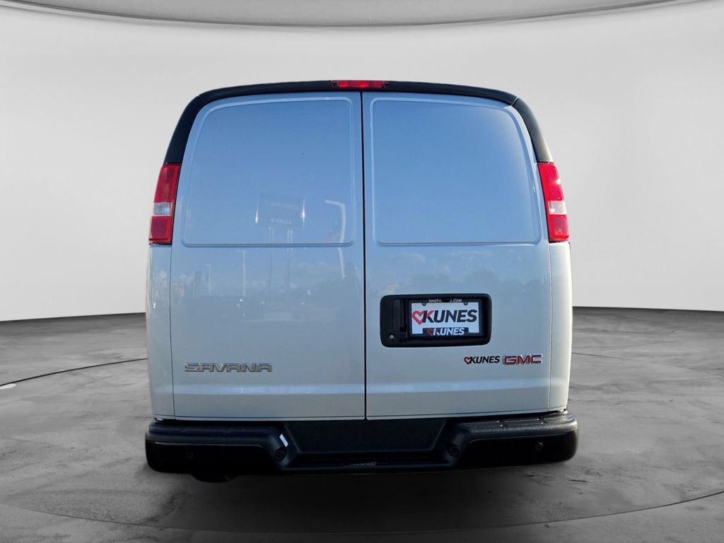 New 2026 GMC Savana 3500 w/ Driver Convenience Package RWD image 8