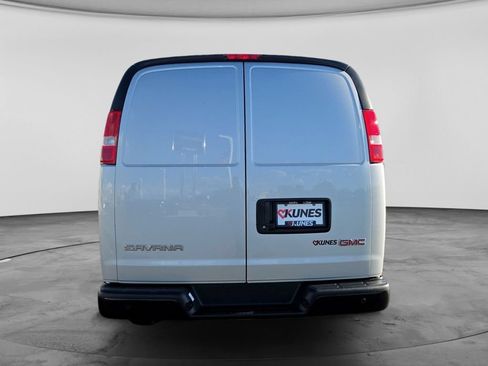 New 2026 GMC Savana 3500 w/ Driver Convenience Package RWD image 8