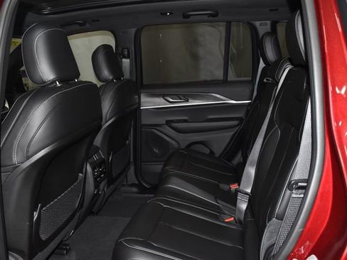 New 2025 Jeep Grand Cherokee Limited image 27