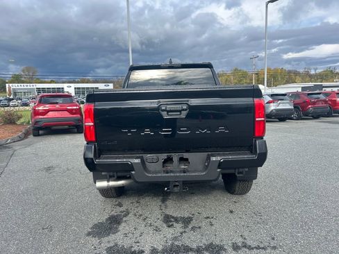 New 2025 Toyota Tacoma TRD Off-Road image 4