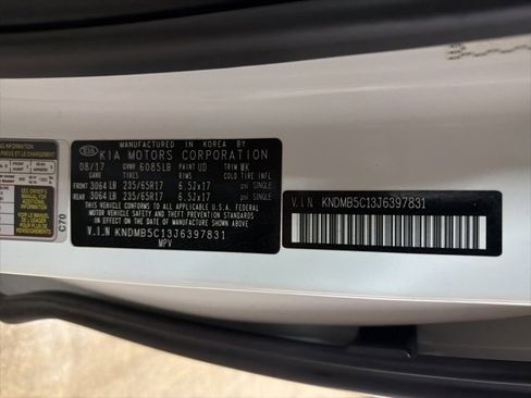 Used 2018 Kia Sedona LX image 27