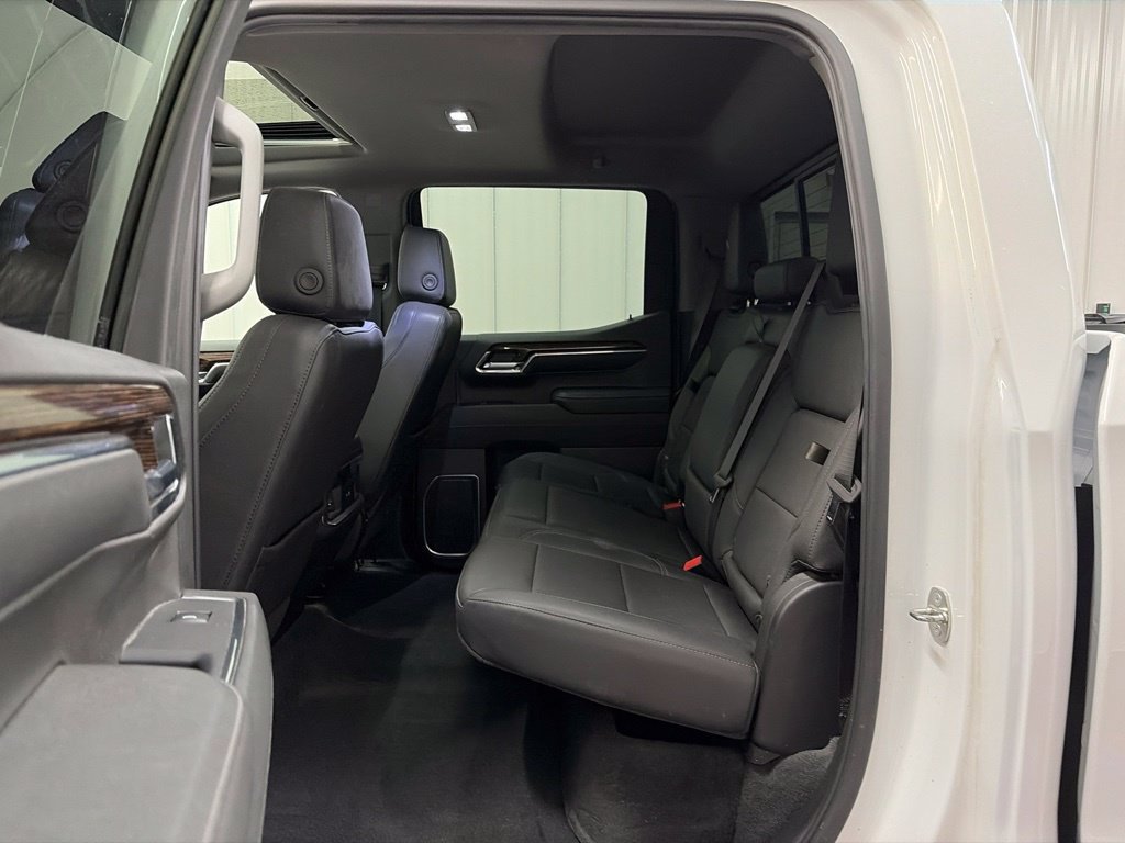 Used 2024 GMC Sierra 1500 Elevation w/ Elevation Premium Package AWD/4WD image 14