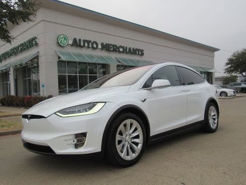 Used 2018 Tesla Model X 100D image 2