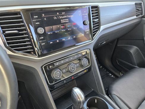 Certified 2022 Volkswagen Atlas SE image 23