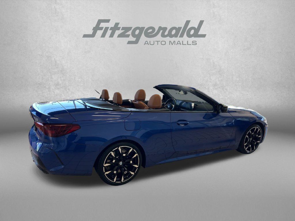 Used 2025 BMW M440i Convertible RWD image 3
