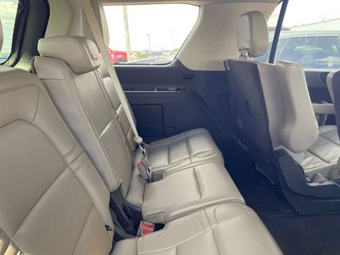 Used 2024 Lincoln Navigator Premiere AWD/4WD image 11