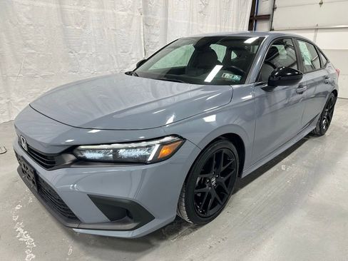 Used 2022 Honda Civic Sport image 3