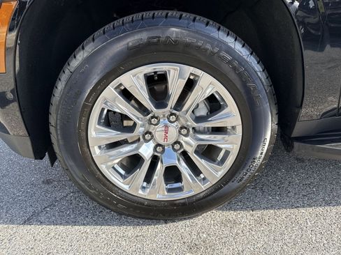 Used 2025 GMC Yukon XL Denali image 12