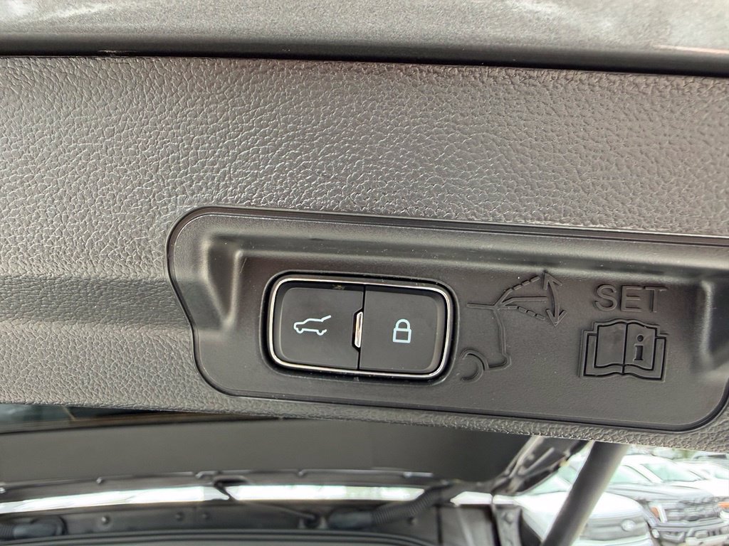 Used 2023 Ford Explorer XLT w/ Equipment Group 202A AWD/4WD image 29