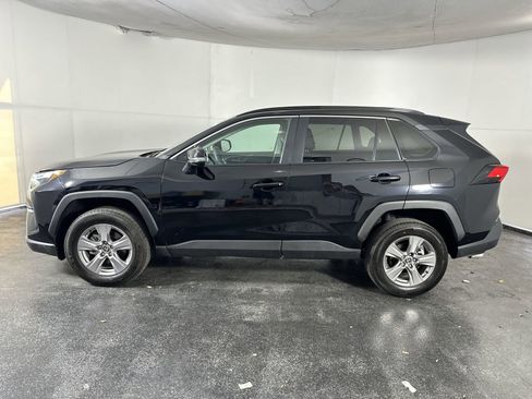 Used 2025 Toyota RAV4 XLE image 5