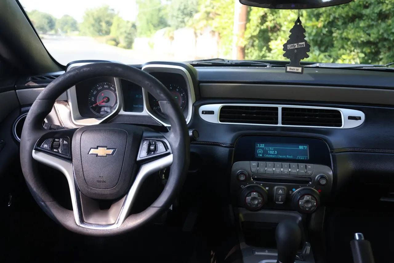 Used 2013 Chevrolet Camaro LS RWD image 17