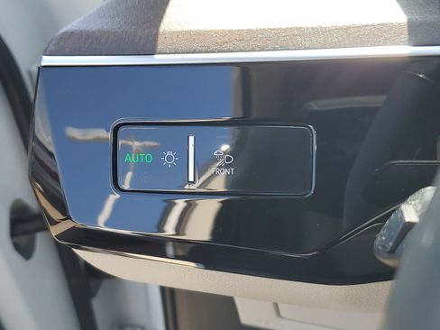 Used 2024 Audi Q8 e-tron Premium Plus w/ Premium Plus Package AWD/4WD image 24