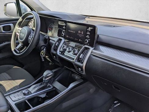 Used 2023 Kia Sorento LX image 22