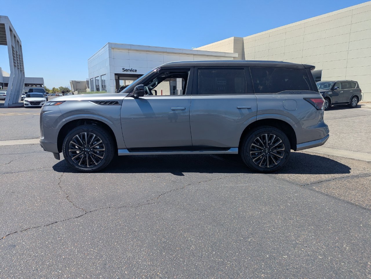 Certified 2026 INFINITI QX80 Autograph AWD/4WD image 2
