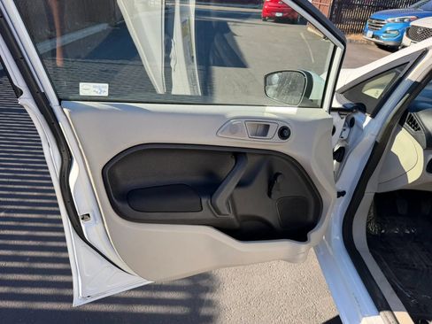 Used 2012 Ford Fiesta S FWD image 9
