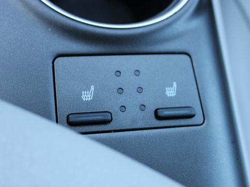 Used 2023 Toyota Camry XLE image 23