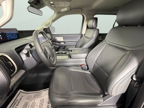 Used 2026 Ford Expedition Active RWD image 17