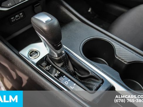 Used 2025 Nissan Altima 2.5 SV FWD image 37