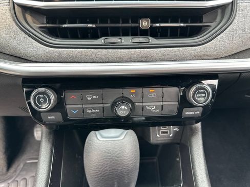 Used 2025 Jeep Compass Sport AWD/4WD image 46