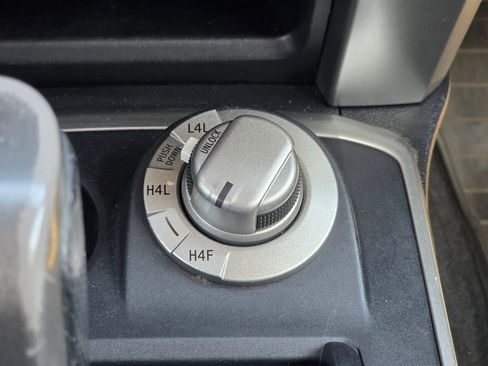 Used 2013 Toyota 4Runner Limited image 16