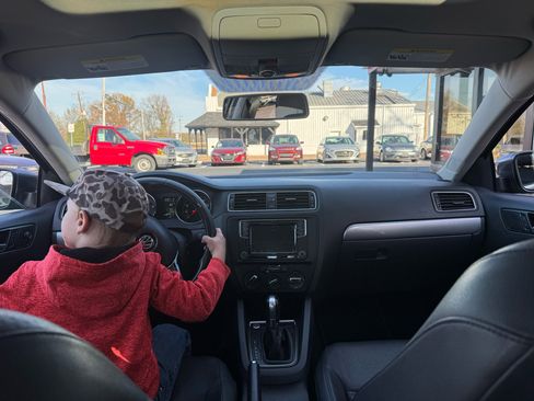 Used 2016 Volkswagen Jetta SE image 11