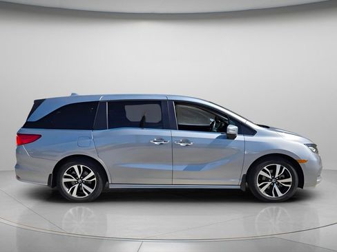Used 2024 Honda Odyssey Touring image 4