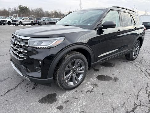 New 2026 Ford Explorer Active w/ Active Comfort Package image 5