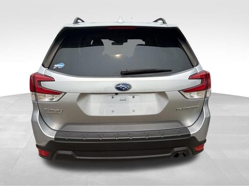 Used 2021 Subaru Forester Premium AWD/4WD image 6