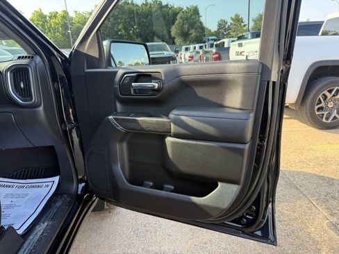 Used 2021 Chevrolet Silverado 1500 LTZ w/ LPO, Dark Essentials Package AWD/4WD image 11