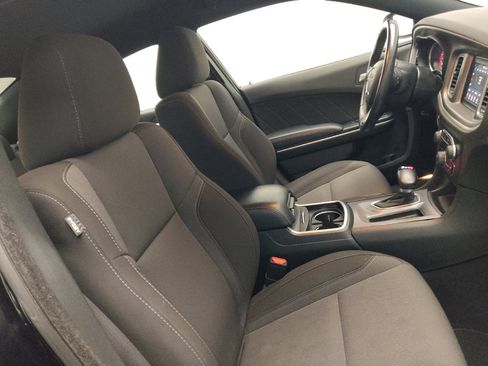 Used 2022 Dodge Charger SXT w/ Driver Convenience Group image 21