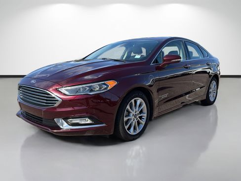 Used 2017 Ford Fusion Energi SE image 7