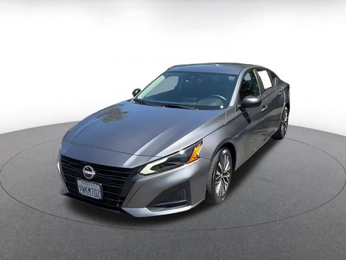 Used 2026 Nissan Altima 2.5 SV FWD image 7