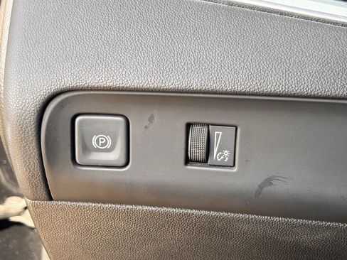 Used 2022 Buick Enclave Essence w/ Experience Buick Package FWD image 21