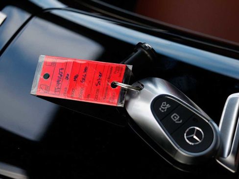 Used 2026 Mercedes-Benz GLC 300 4MATIC image 37