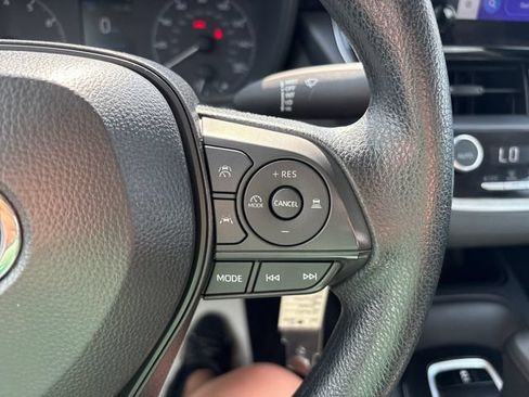 Used 2025 Toyota Corolla LE FWD image 12