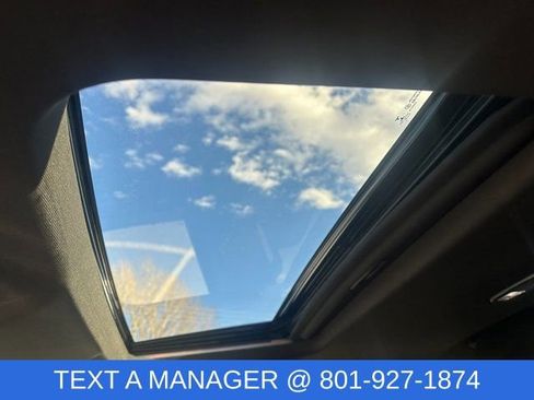 Used 2022 GMC Sierra 1500 AT4 w/ AT4 Premium Package image 32