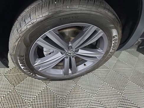 Used 2022 Volkswagen Atlas Cross Sport SEL R-Line w/ Cross Sport MDO Package image 10