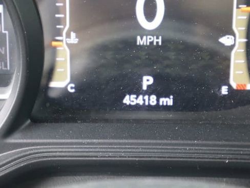 Used 2024 Jeep Wrangler Unlimited Rubicon AWD/4WD image 9