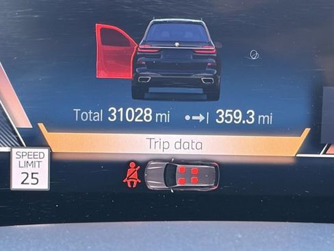 Used 2023 BMW X7 xDrive40i w/ M Sport Package AWD/4WD image 12