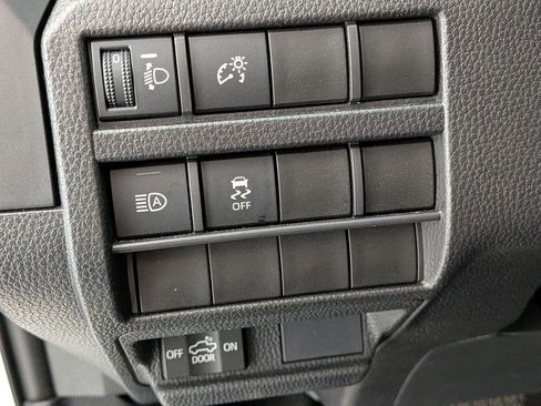 Used 2024 Toyota Tacoma SR AWD/4WD image 12