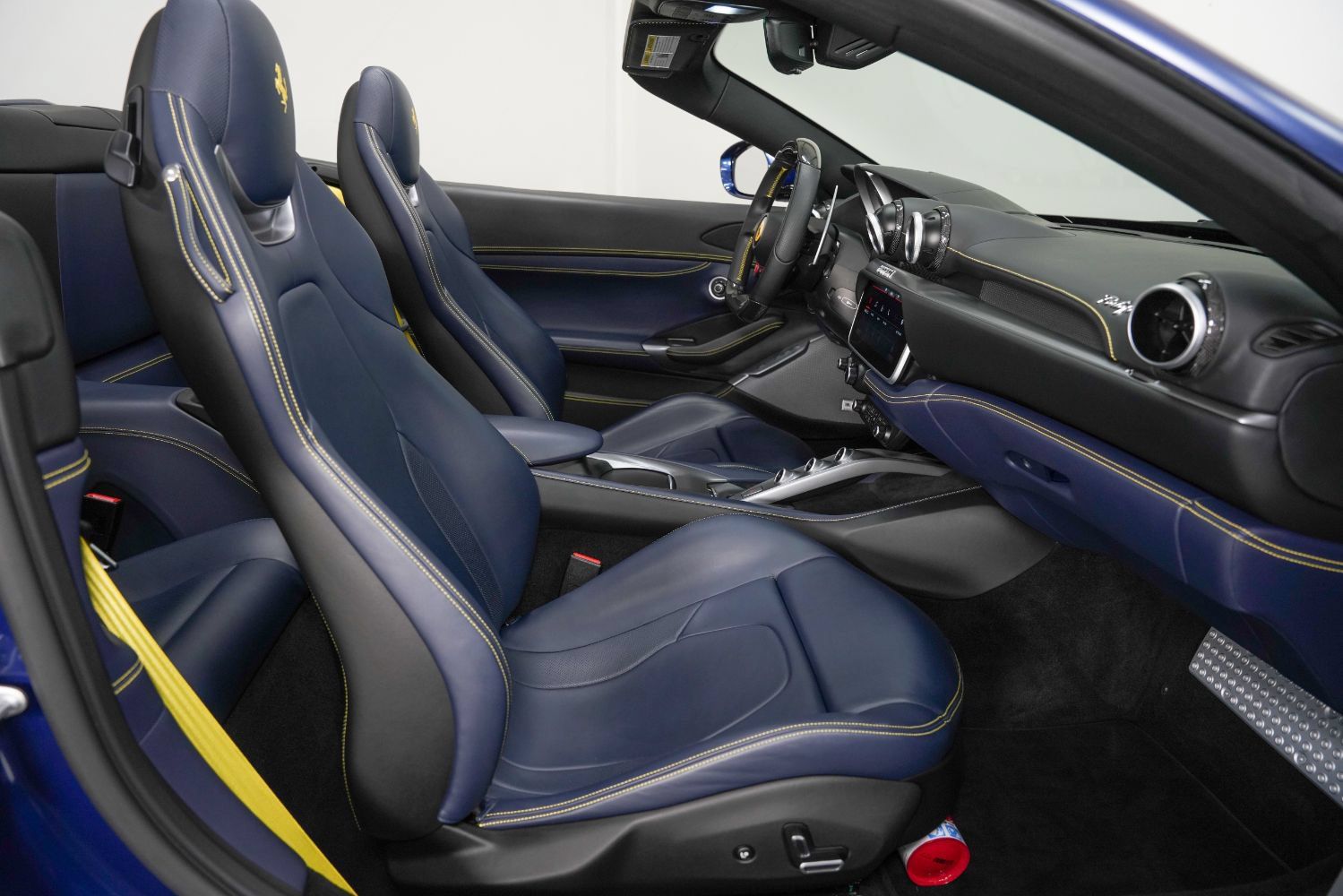 Used 2019 Ferrari Portofino RWD image 29