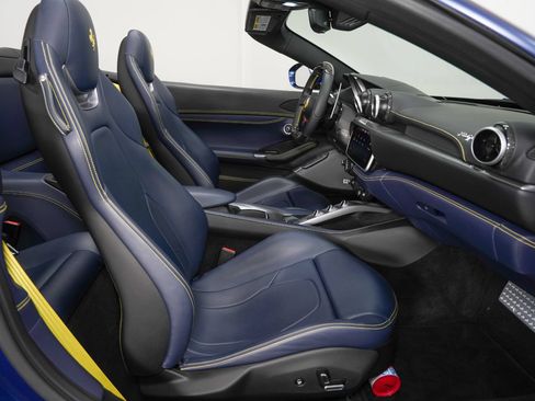 Used 2019 Ferrari Portofino RWD image 29