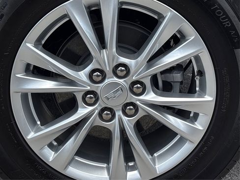 New 2025 Cadillac XT5 Luxury image 13