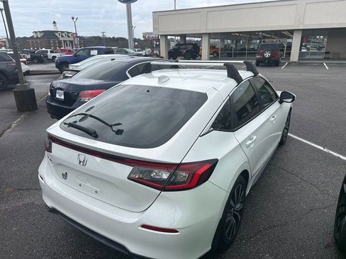 Used 2022 Honda Civic EX-L image 2