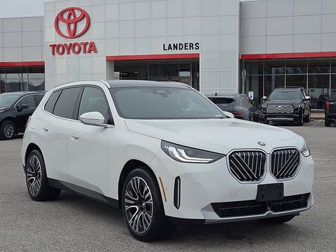 Used 2025 BMW X3 xDrive30i w/ Premium Package image 1