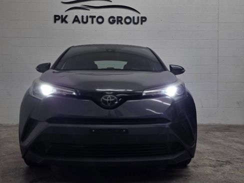 Used 2018 Toyota C-HR XLE image 3
