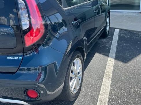 Used 2018 Kia Soul + w/ Audio Package FWD image 5