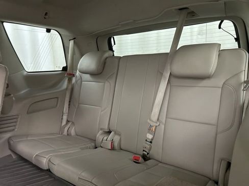 Used 2020 GMC Yukon Denali w/ Denali Premium Package image 29