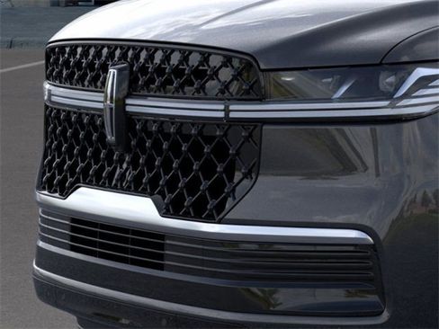 New 2025 Lincoln Navigator Reserve w/ Jet Appearance Package image 17