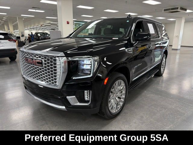 Used 2023 GMC Yukon XL Denali AWD/4WD image 3